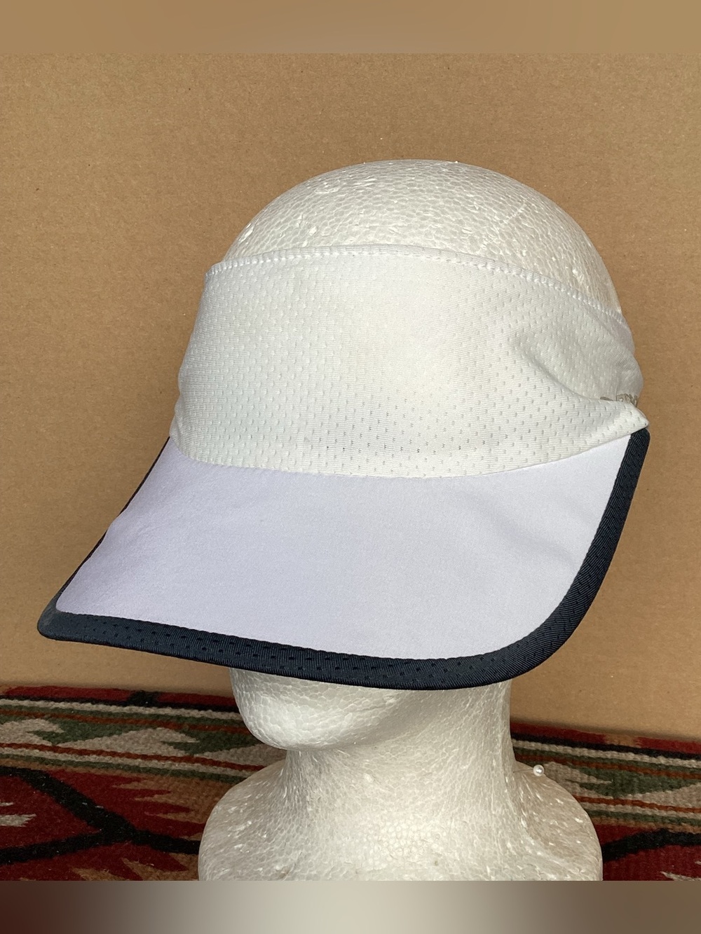 Brooks run happy visor Hat